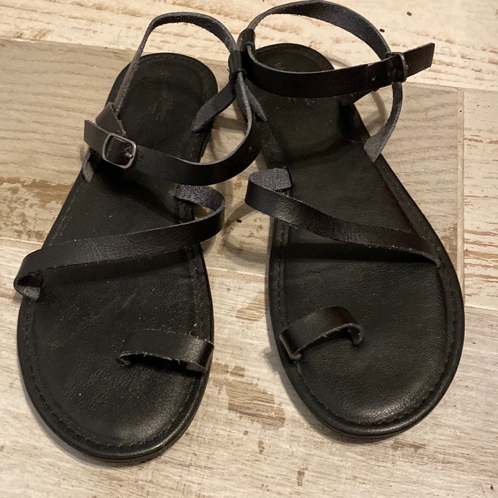 Don’t wear anymore maybe worn 5 times size 7